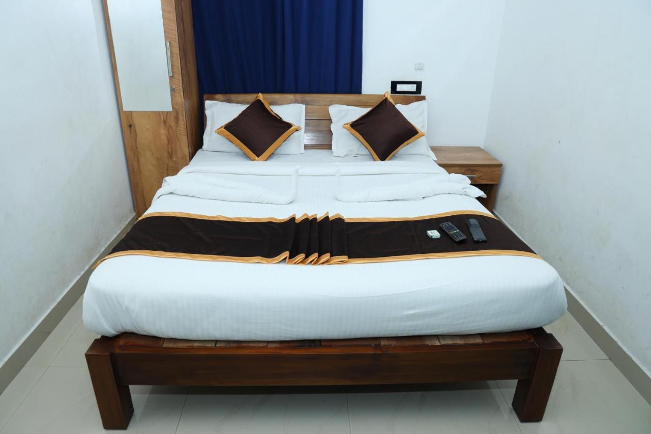 Airport Cochin Grand Residency , Nedumbassery Ангамали Экстерьер фото